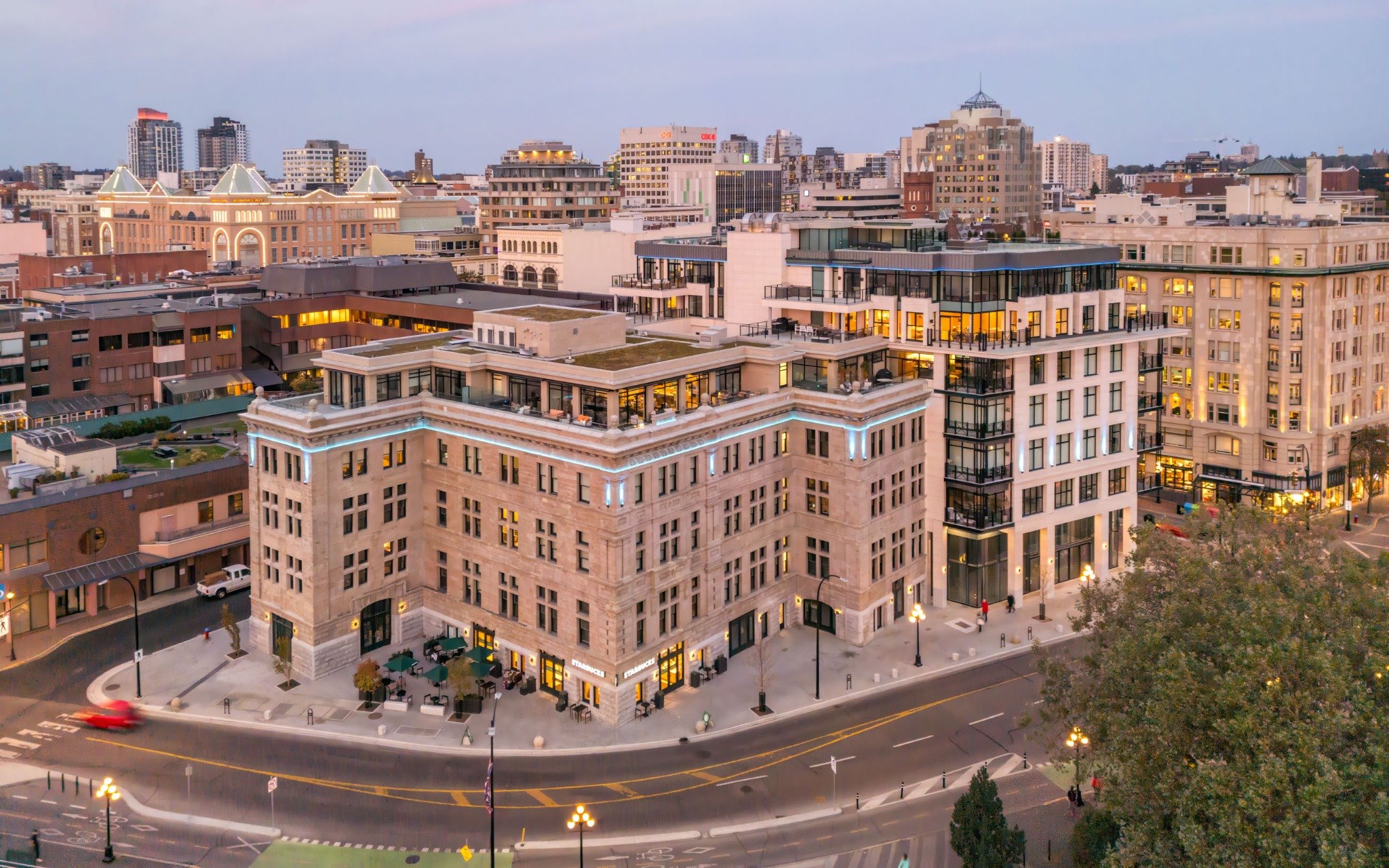 203–888 Government Street property photograph